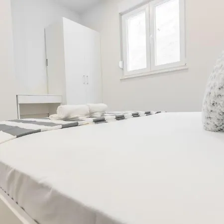 Center Apartment *